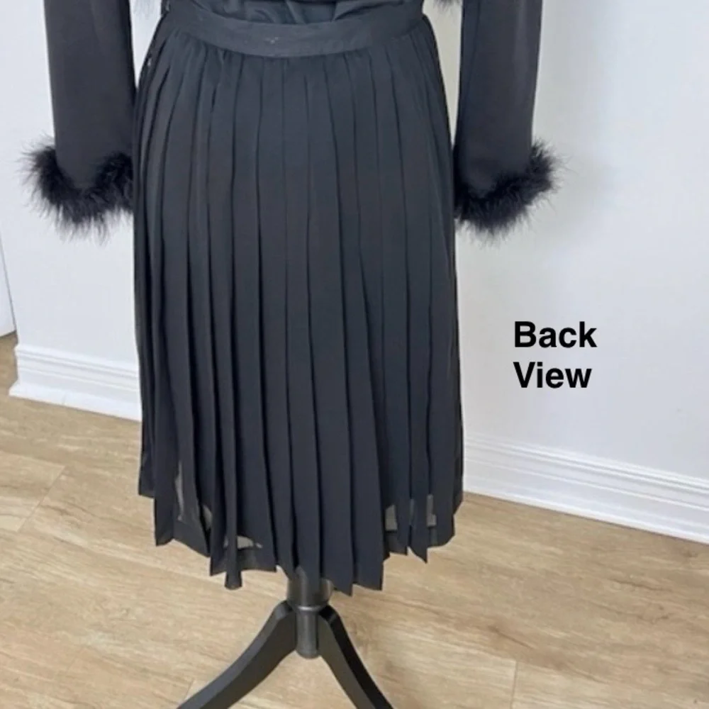 🆕Vintage Pleated Silk Black Skirt — Timeless Day to Night, Casual to a Night Out - Picture 4 of 11